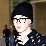 [현장포토] "심장이 쿵!"…<b>지민</b>, 설레는 눈맞춤