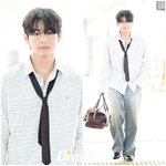 [모두드루와] [현장포토] "월.드.클.래.스"…뷔, 치명적 <b>옴므</b>파탈