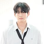 [모두드루와] [현장포토] "심장이 떨려"…<b>뷔</b>, 조각의 눈맞춤