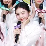 왓 하투하 <b>한복</b>입었네