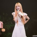 크러쉬 조이, 러블리&amp;다정함 끝판왕…첫 단독 팬미팅 성료