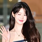 [현장포토] "해피 <b>추석</b> 되세요"…장원영, 한가위 요정