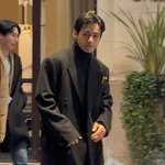 파리 패윜에서 영화찍는 방탄 <b>뷔</b>