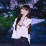 와 <b>리아</b> 앞머리 내린거 겁나 이쁘네