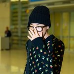 [사진]<b>방탄소년단</b> 지민,'멋지게 안경을 고쳐쓰고'