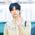 [사진]투어스 도훈,'목에 포인트 스카프'