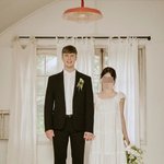 [드루와] '결혼' 줄리안, 미모의 韓 신부와 꼭 잡은 손..웨딩화보+청첩장...