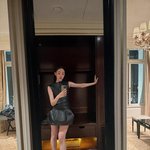 [모두드루와] “Elegant”…노윤서, 가을밤 거울 속 존재감→시크美...