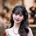 오늘자 <b>미우미우</b> 포토월 장원영