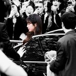 오늘자 <b>미우</b>미우 패션쇼 간 장원영.