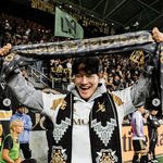 '신혼' 김종국, <b>LA</b> 방문 직접 인증..아내 없이 손흥민 응원...