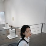 “차분함 속에 스며든 가을”…정은채, 갤러리 속 고요함→잔잔한 여운