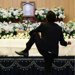 춤추는 장례식, 눈물 닦고 웃음으로…故전유성이 남긴 ‘축제 같은...