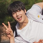 [군대] "얼굴이 영화보다 재밌어"…재입대 부르는 <b>비주얼</b>