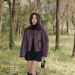 “가을엔 <b>버버리</b>지”…기은세, 고요한 숲길 산책→감각적 시선 압도