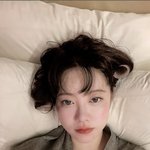 구혜선, <b>특허</b> 받은 납작 헤어롤 모델까지‥직접 착용 후 찰칵