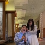 '새벽 <b>예배</b>서 첫 만남' 송지은박위, 벌써 결혼 1주년…"가슴...