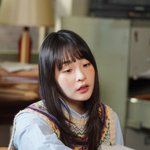 95년생 김민하. 90년대 직장인 싱크로율 말 안되네 ‘태풍상사’