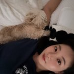 김사랑, 강아지와 침대 셀카 공개... “또 나만 늙었네”