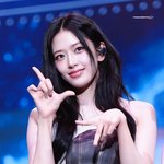 안유진 <b>재계약</b>