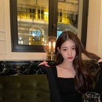 장원영 처음 패션<b>위크</b> 갔을때