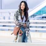 <b>반바지</b>에 어그? 독특하지만 "얼굴로 소화" 박주현 공항 패션