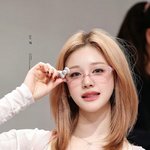 오늘 팬싸인회에서의 <b>파리타</b>, 얼굴 천재 그 자체