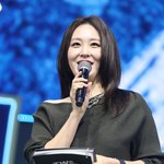 신아영, 투어스 쇼케이스 <b>MC</b>