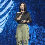 [포토] 투어스 소개하는 신아영 아나운서