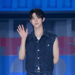 [모두드루와] 투어스 <b>도훈</b> 머리 크기 대체 뭐야??