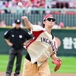 김수현 소속사, <b>최현욱</b> 시구 논란에 공식입장 "책임감 느껴"...