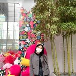 '크러쉬' 조이, 짧은 가죽치마로 늘씬한 각선미 자랑..마네킹인...