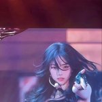 전광판 사진 하나에 반응 제대로 터진 여돌