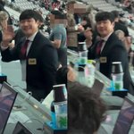 '14세 연하' 배성재, <b>관중</b>들 신경 안 써…아내 찾은 후 일터에서...