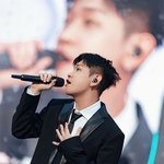 <b>봄날</b>의 신효섭이를 좋아하세요?..'조이︎' 크러쉬, 지코x도경수...