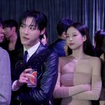 제니랑 woodz도 유방암 행사 <b>참석</b>했었네