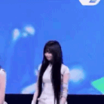 <b>아현</b> 머리때리면서 눈물 참고 앵콜하네