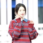 [드루와] [현장포토] "햇살보다 빛나"…슈화, 눈부신 <b>모찌</b>