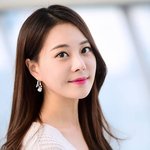 아옳이, 천만 원 샤넬 원피스 통 큰 나눔 "당분간 결혼 <b>NO</b>"