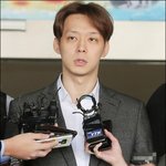 [단독]일본서 대놓고 미소..박유천, 5억 배상 판결 여전히 '<b>불복</b>'