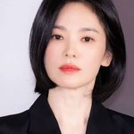 주인공→송혜교, 영화 한 편 뚝딱…'8살 연하' 감동 [RE:<b>뷰</b>]