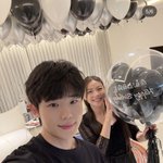 '에일리' 최시훈, 럭셔리 선물받고 <b>미소</b>…장가 잘 갔네