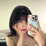 '크러쉬' 조이, 살 빠져도 '<b>볼륨</b> 자존심' 굳건…팔뚝은 극세사