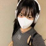 레드벨벳 조이, Y2K 패션 소환..바지 허리 접어 <b>로우</b>라이즈로...