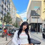 크러쉬 레드벨벳 조이, 크롭티 입고 <b>개미</b>허리 노출..몸매가 원톱이네