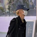 갑자기 금발로 머리 바꾸고 나타난 <b>남돌</b>