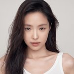 [단독] 손나은, 소지섭 만난다…기대작 '김부장' 합류