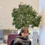 핫팩에 롱패딩으로 중무장한 한지민 “가을아 가지마” [<b>SCin스타</b>]