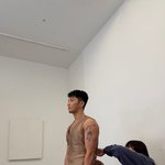 변요한, 근육 가득한 팔에 화려한 타투…김호영 “왜 <b>이리</b> 멋져”...