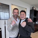 마동석, 벤 애플렉 만났다…해외에서도 왕<b>주먹</b>